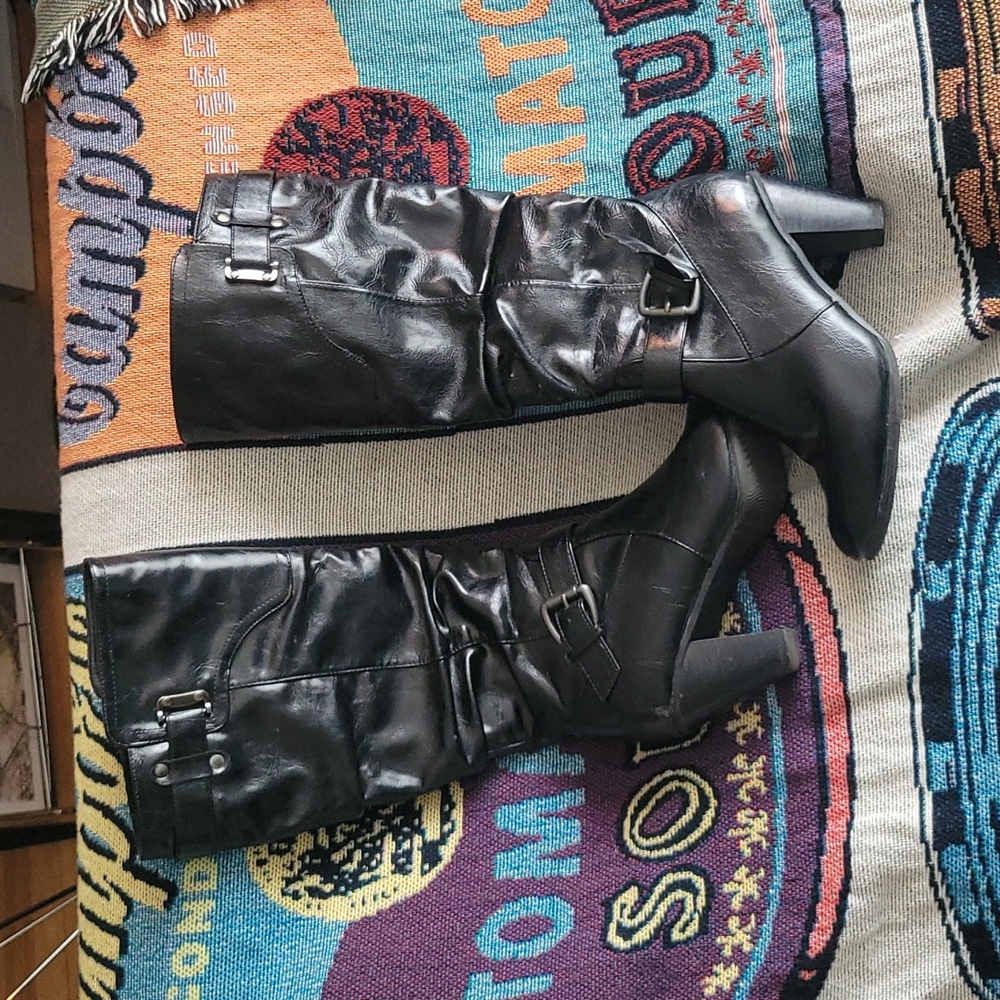 2/$10 Nwd heeled boots black size 8
